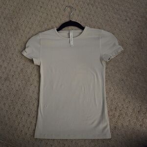 Babaton Short Sleeve Crewneck Tee in Cream / Off White
